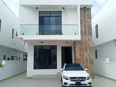 Luxury 4-Bed Fully Detached Duplex + BQ, Swimming Pool. Etc