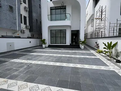 5 Bedroom Fully Detached Duplex