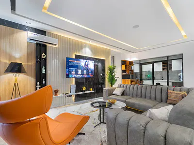 Stunning 2 Bedroom Apartment with Swimming Pool, Gym and Elevator
