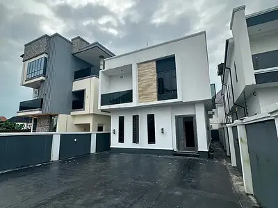 Newly Built 4 Bedroom Contemporary Duplex WT BQ