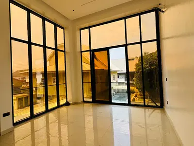Luxury Serviced Three Bedroom Apartment