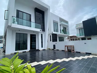 Lovely 4 Bedroom Fully Detached Duplex with BQ and Pool