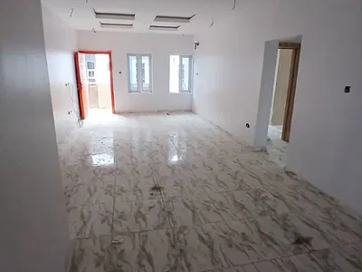 1 Bedroom Flat with Large Parking Space