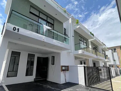 4 Bedrooms Semi Detached Duplex