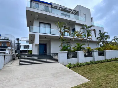 Spacious 4 Bedroom Fully Detached Duplex with Swimming Pool