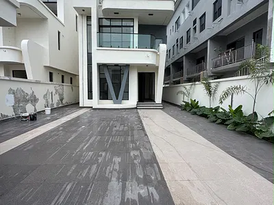 Exquisite Built 5-Bedroom Luxury Detached Duplex