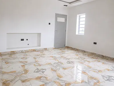 Spacious Newly Built 2 Bedroom Flat