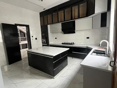 5 Bedroom Fully Detached for Sale