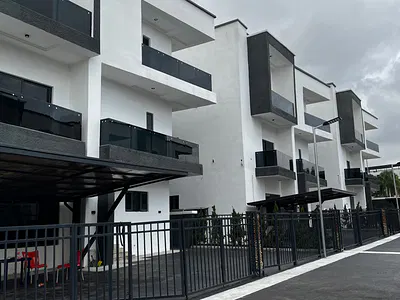 6 Bedroom Detached Duplex with Swimming Pool