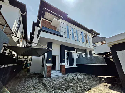 Exquisite Spacious 4 Bedroom Semi Detached Duplex with BQ