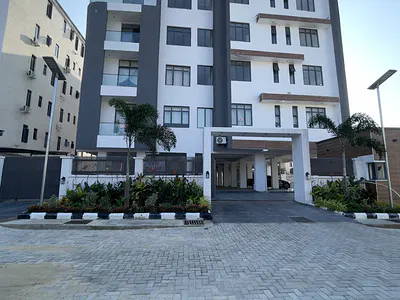 Luxury 2 Bedroom Flat, with Elevator, Swimming Pool & Gym