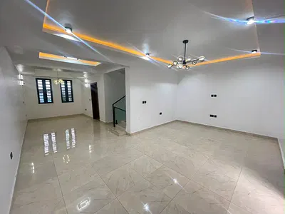 4 Bedroom Terraced Duplex with BQ