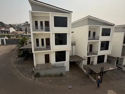 Newly Built 5 Bedroom Semi-Detached Duplex with BQ