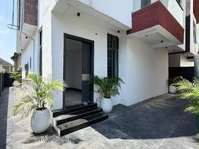 Aesthetically Designed 5 Bedroom Fully Detached Duplex with BQ