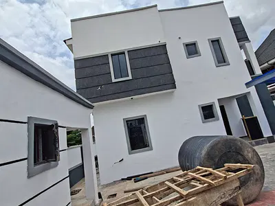 Luxury Detached 4 Bedroom Home with BQ