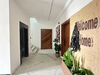 Exquisite Luxury Spacious 2 Bedroom Apartment with Swimming Pool