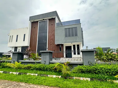 Magnificent Spacious Luxury 5 Bedroom Fully Detached Duplex with BQ, S
