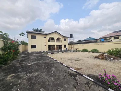 Well Finished 3 Bedroom Flat