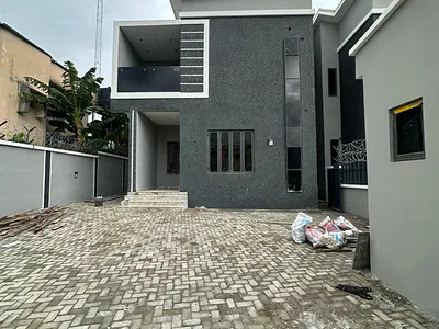 Luxury 4 Bedroom Semidetached Duplex