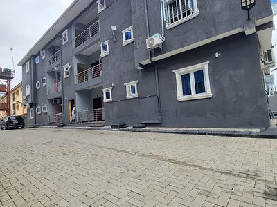 Standard and Spacious 2-Bedroom Apartment (Upstairs)