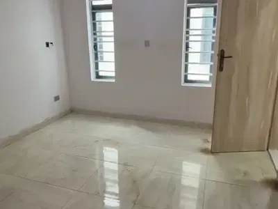 Converted 2 Bedroom Upstairs Flat Serviced Apartment