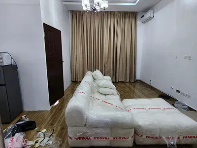 Comfy Mini Flat with Personal Meter & Kitchen