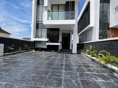 Exquisite 5 Bedroom Detached Duplex with BQ