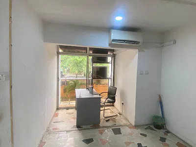 4 Bedrooms Flat Office Space