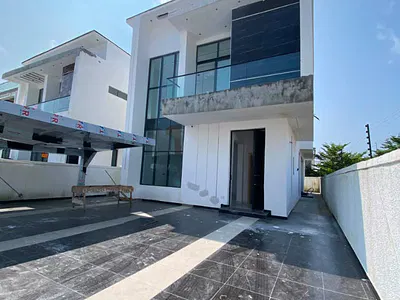 Luxury 4-Bedroom Detached Duplex with Excellent Facility