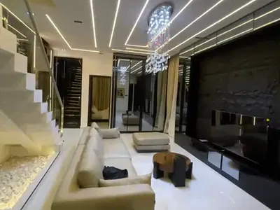 Polished, Stylish 4 Bedroom Fully Detached Duplex