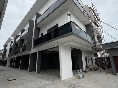 Spacious 4 Bedroom Terrace Duplex