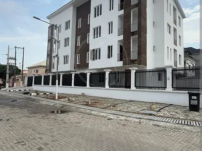 5 Bedroom Maisonette with Study