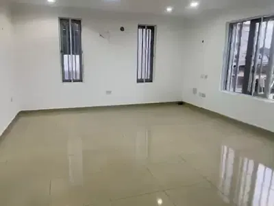 Spacious Studio Apartment with a Balcony in Chevron
