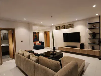 Executive Beautifully Furnished Serviced 1 Bedroom Apartment