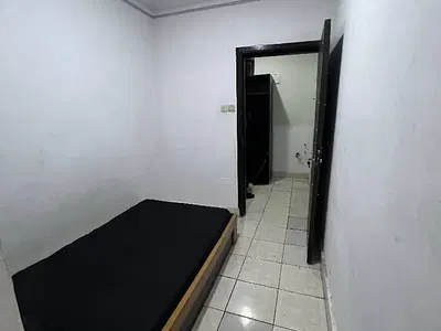 Spacious Studio Boys Quarter Apartment