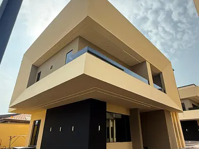 Luxury 4 Bedroom Duplex with BQ