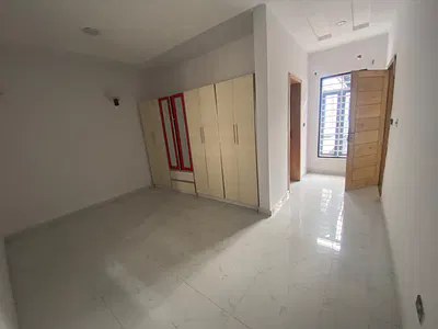 Luxury 5 Bedroom Fully Detatch Duplex