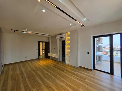 Luxury 4 Bedroom Fully Serviced Apartment on the 8th Floor with Elevat