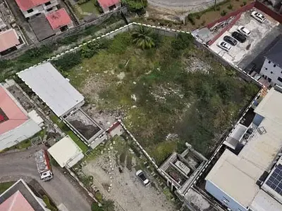 Land on 1998 SQM