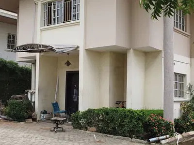 9bedroom Fully Detached House