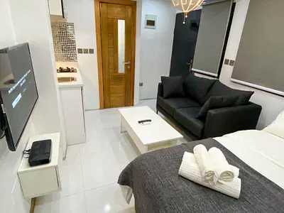 Cosy Chic Studio Apartment