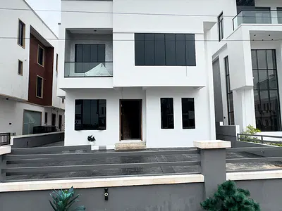 Luxury 5 Bedroom Fully Detached Duplex + BQ, Pool, Cinema