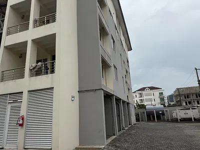 Compact 1 Bedroom Flat with Pool and Gym