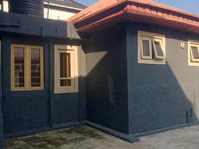 Beautiful and Newly Out Portable Room and Parlour