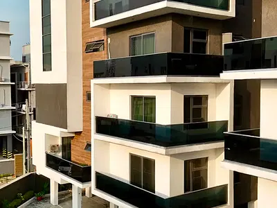 Fully Furnished 2 Bedroom Apartment with an Elevator, Pool and a Gym.