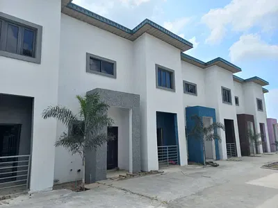 Brand New Luxury 5-Bedroom Duplex