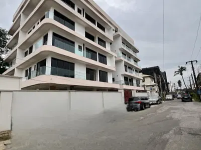 Contemporary and Luxury 4 Bedroom House
