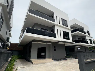 Newly Built 6 Bedroom Detached Duplex with Swimming Pool & Gym