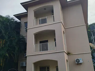 Well Renovated 3 Bedroom Apartment No BQ