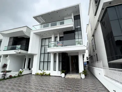 Contemporary 5 Bedroom Fully Detached Duplex + BQ, Pool, Cinema, Gym